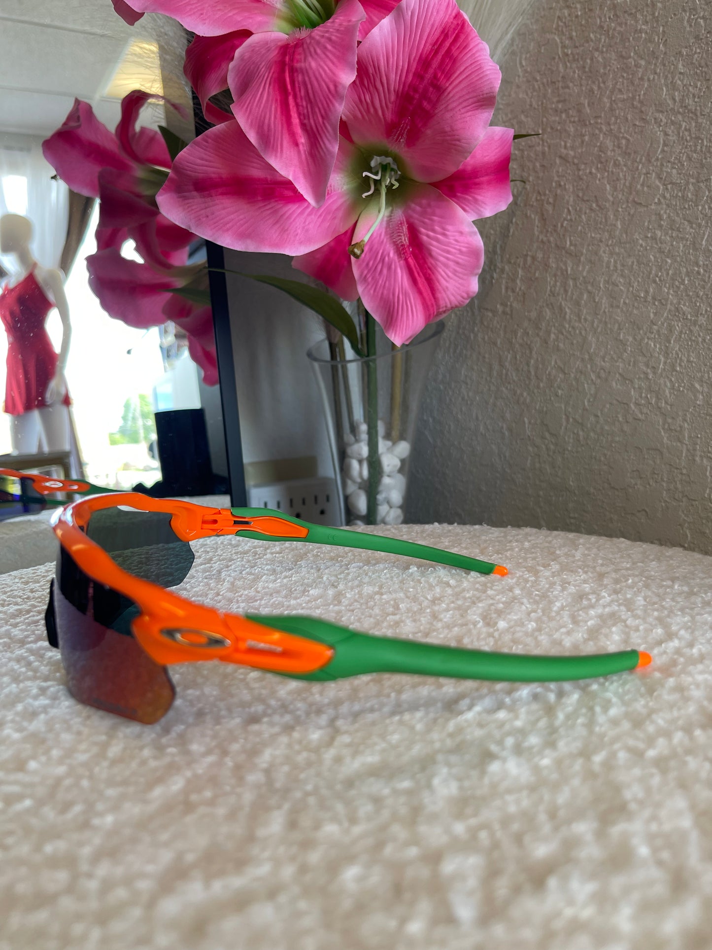 ORANGE & GREEN SUNGLASSES