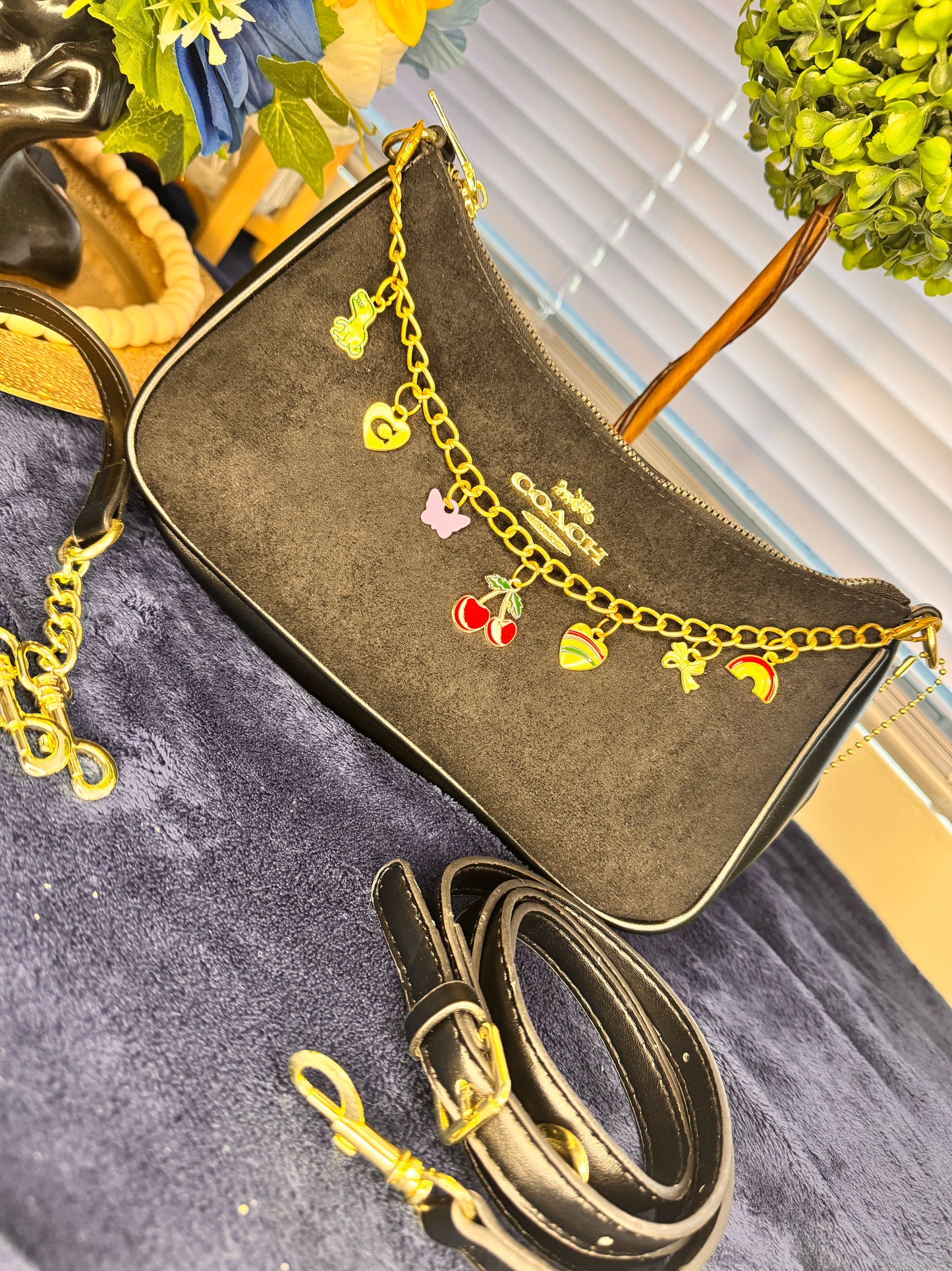 PURSES AND CHARM💋