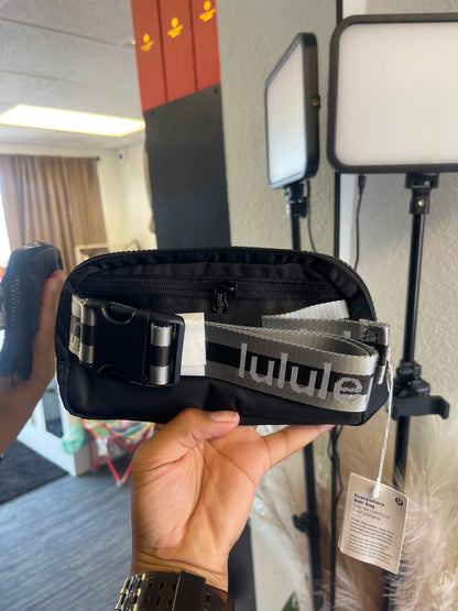 BLACK BELT BAG🖤🩶