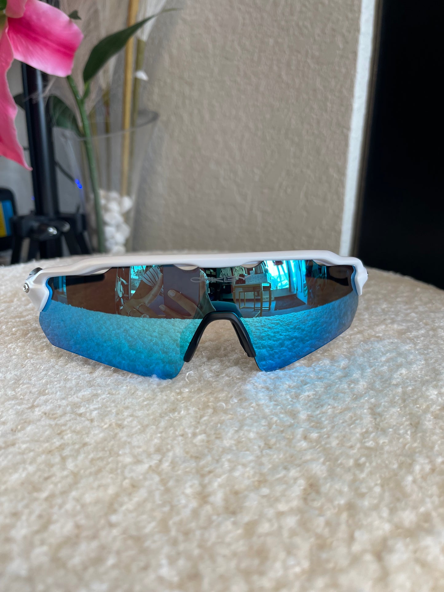 White & Blue Lense Sunglasses🩵