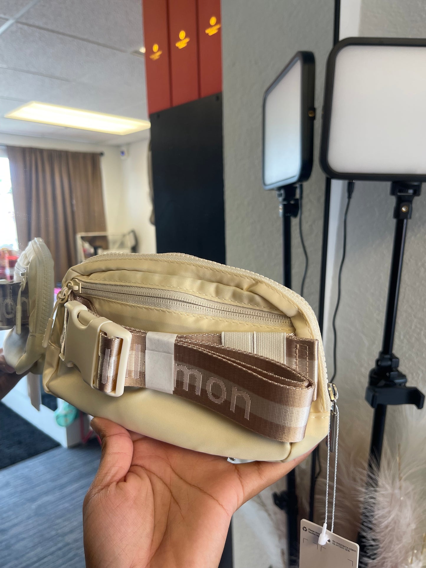BEIGE BELT BAG!💛
