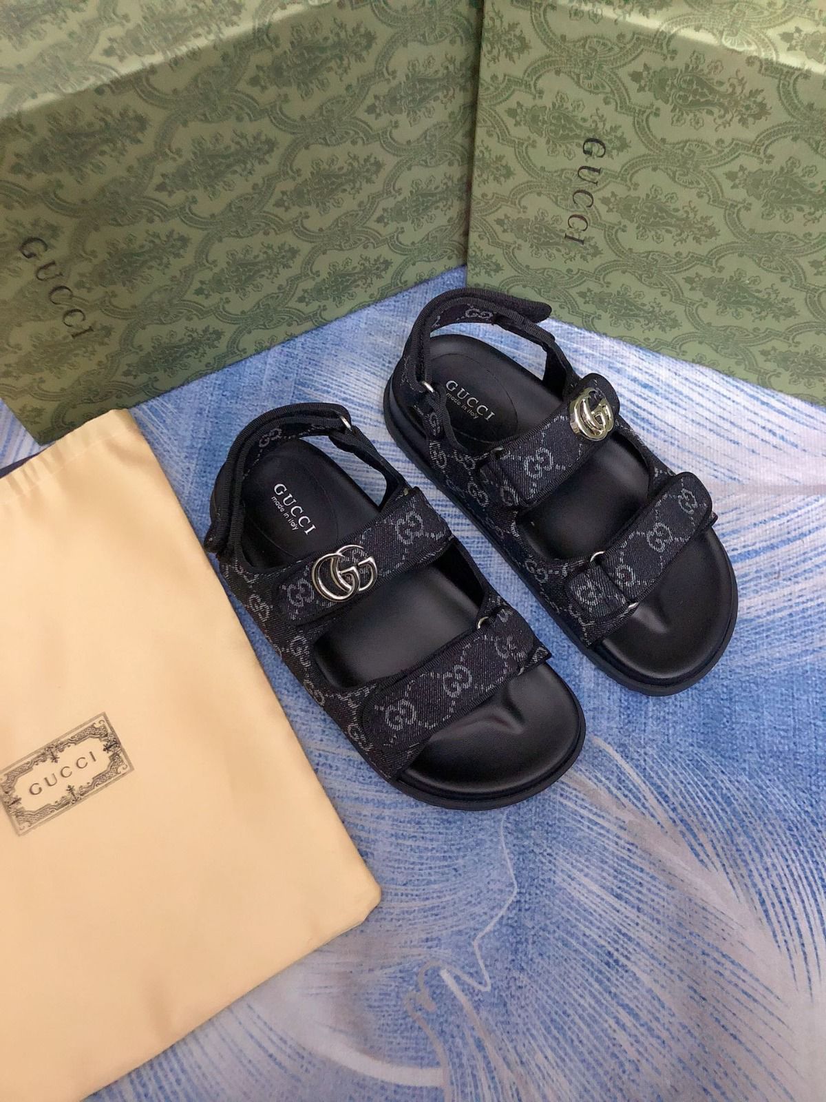 G / SANDALS