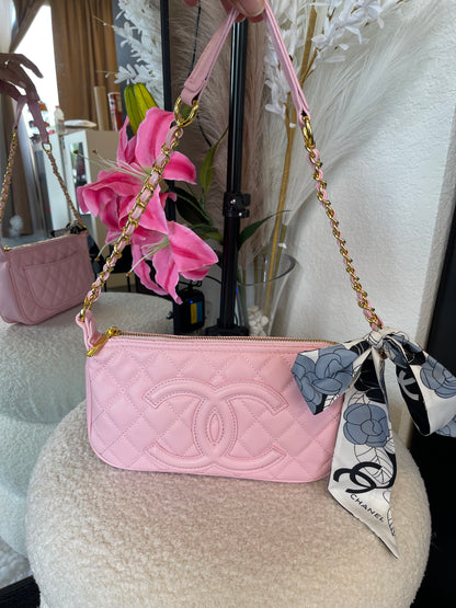 Shoulder chic purses☀️