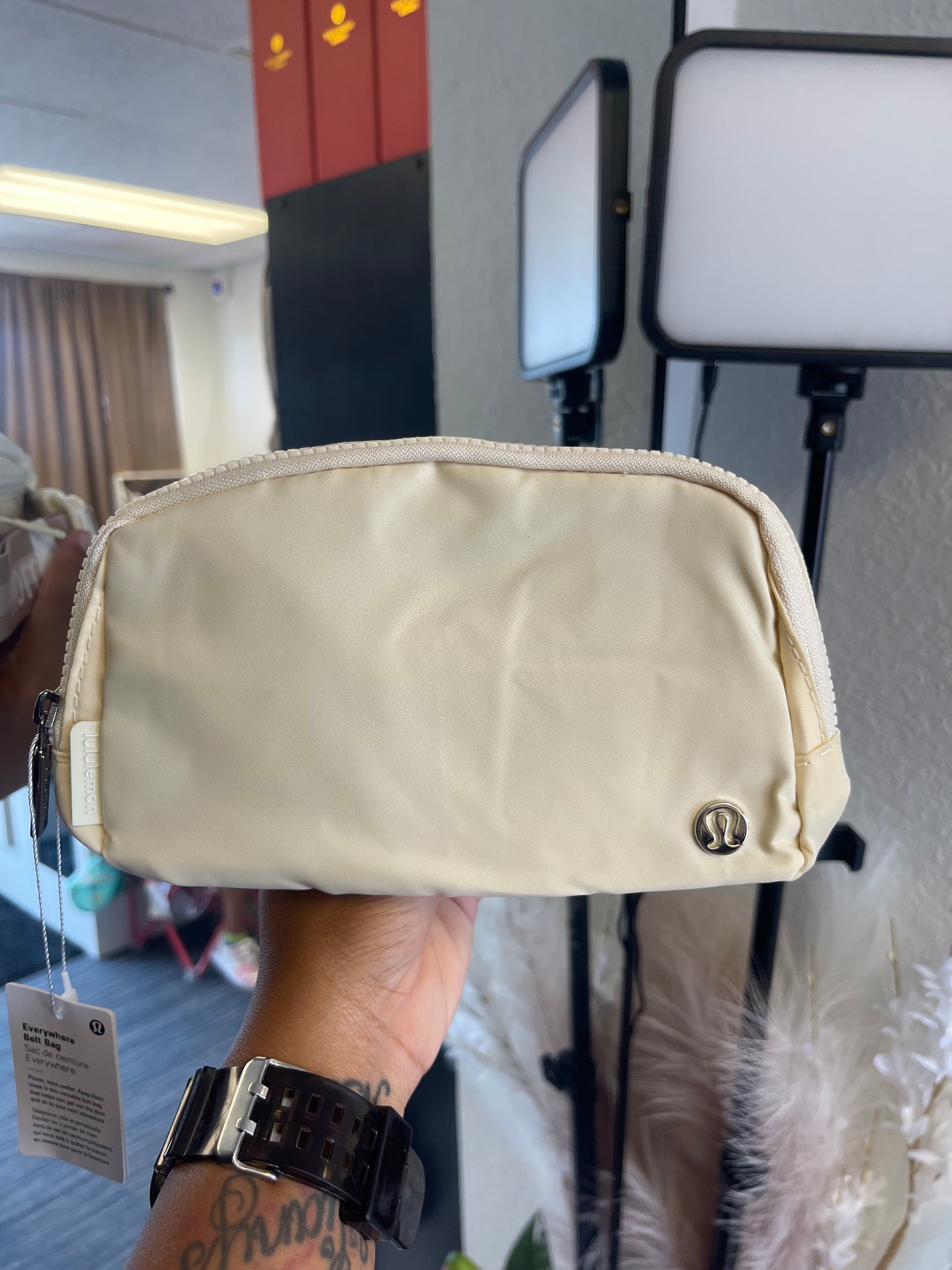 BEIGE BELT BAG!💛