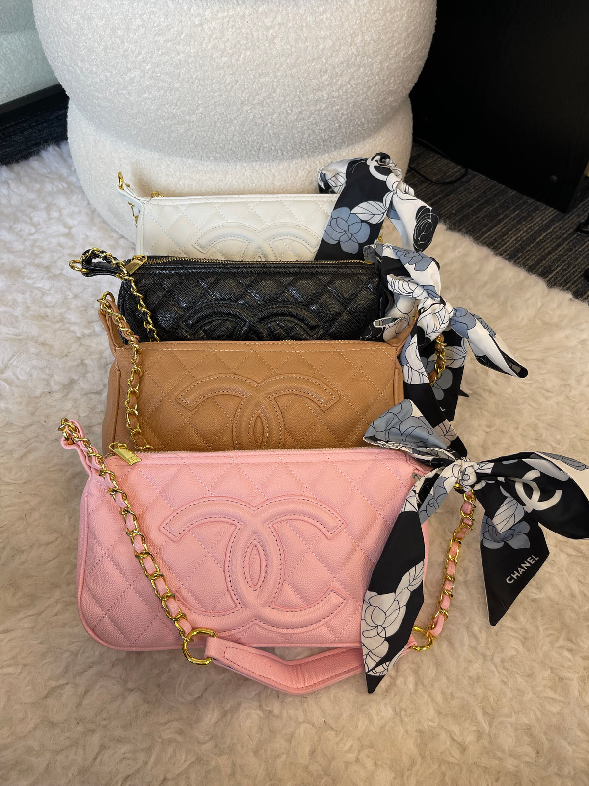 Shoulder chic purses☀️