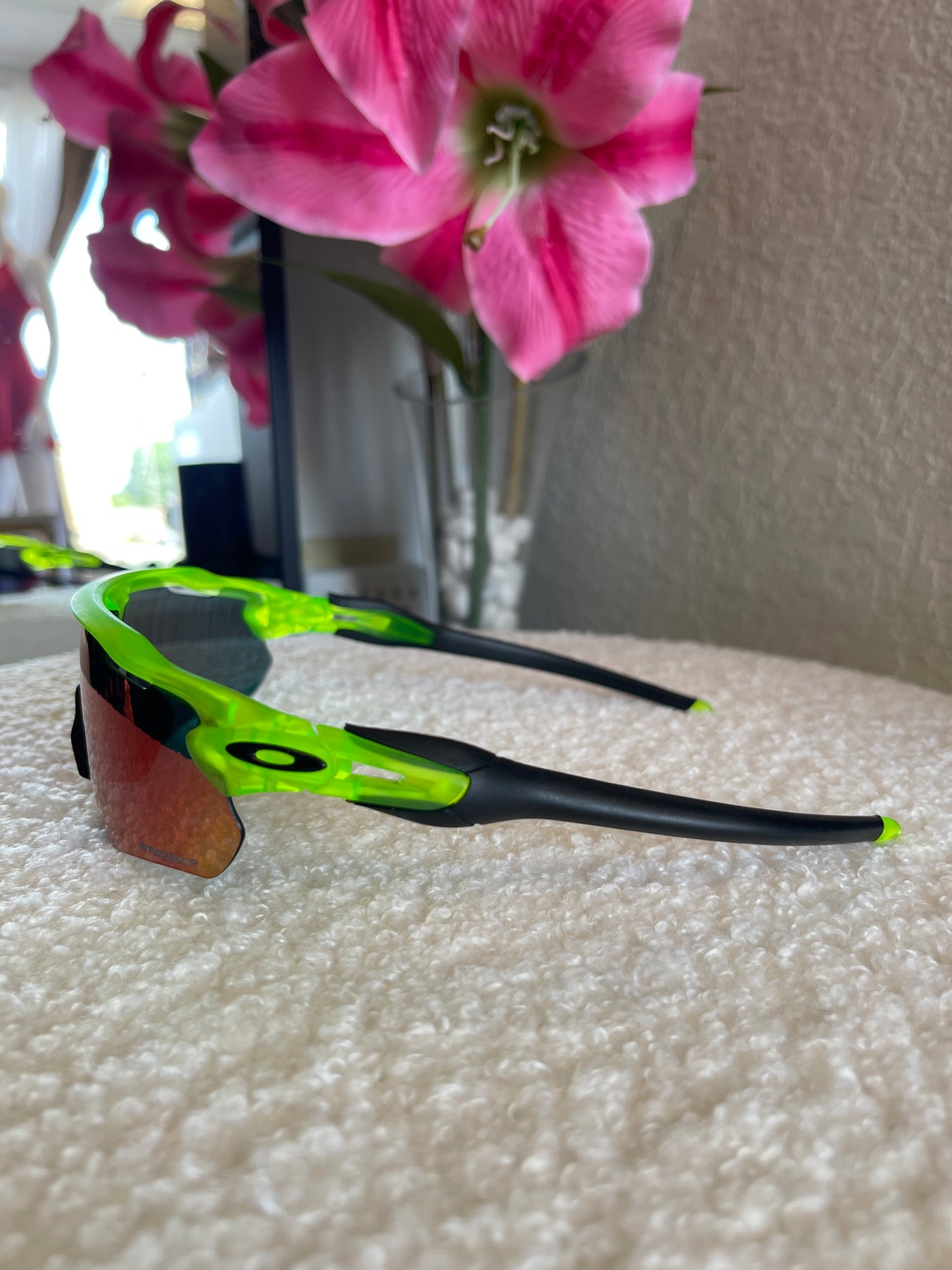 GREEN NEON SUNGLASSES