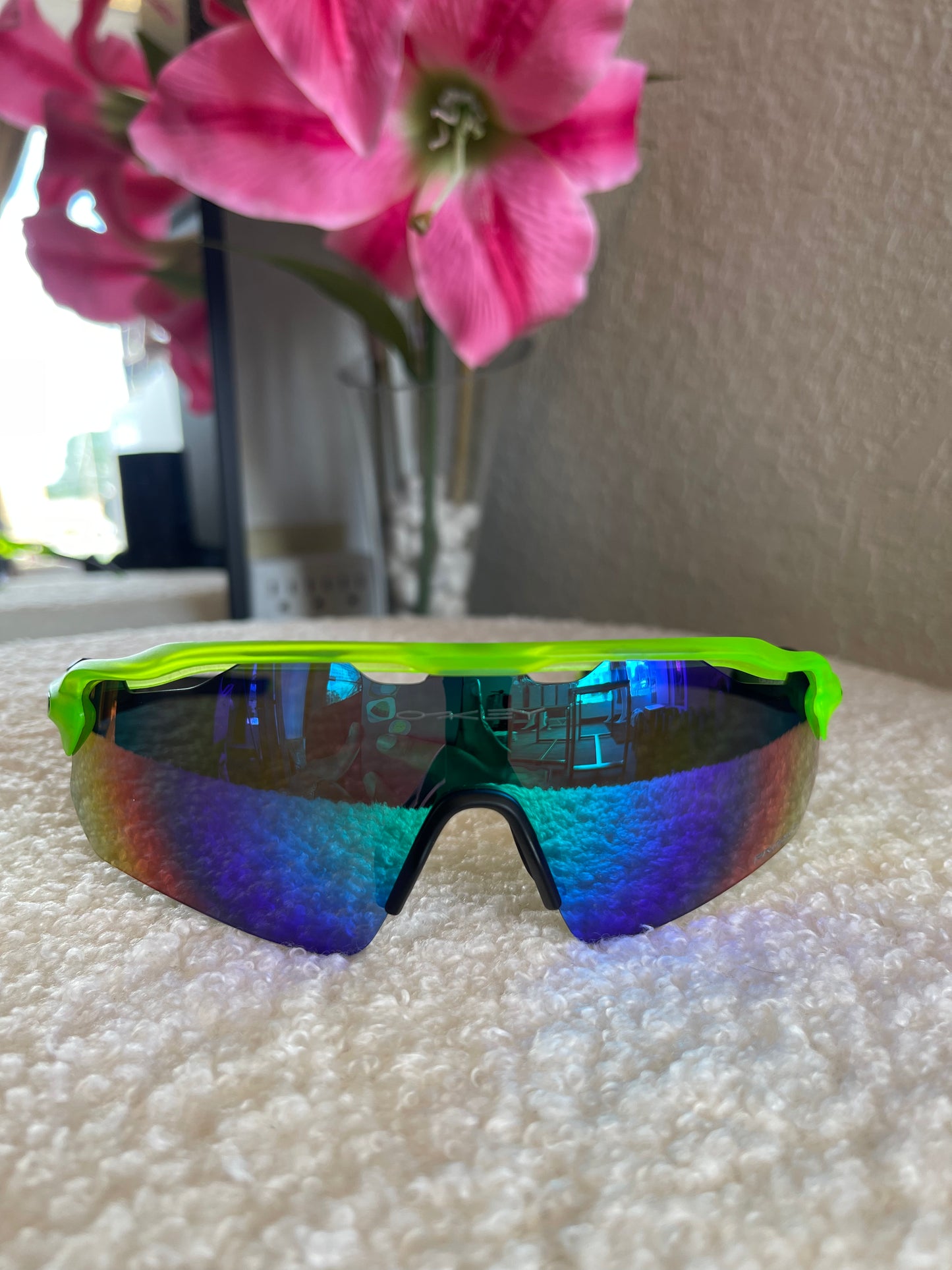 GREEN NEON SUNGLASSES