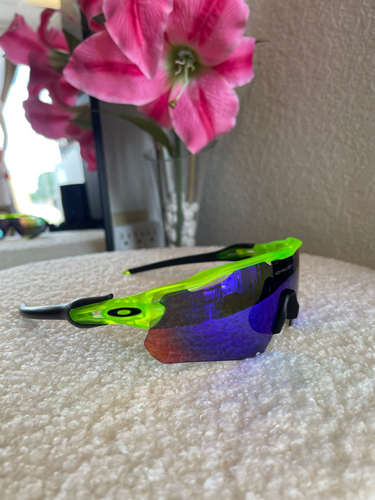 GREEN NEON SUNGLASSES