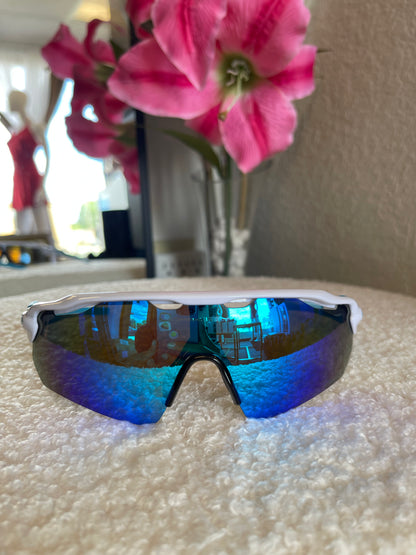 WHITE & BLUE SUNGLASSES