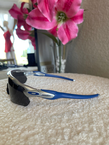 GRAY & NAVY BLUE SUNGLASSES
