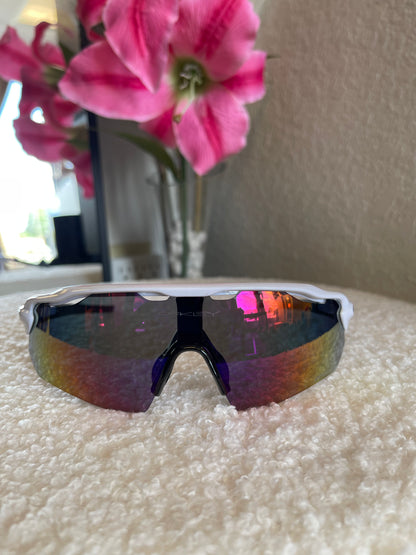 WHITE & BLACK SUNGLASSES