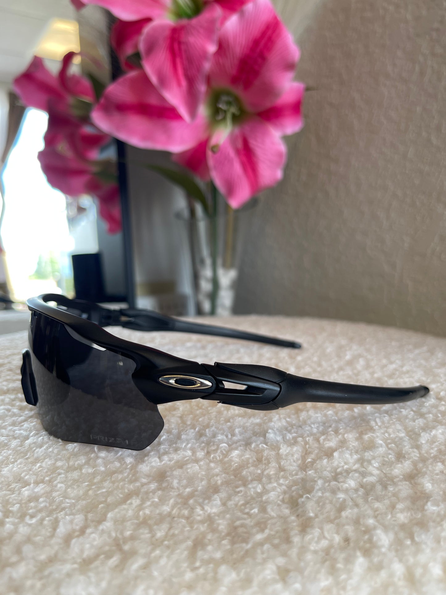 ALL BLACK SUNGLASSES