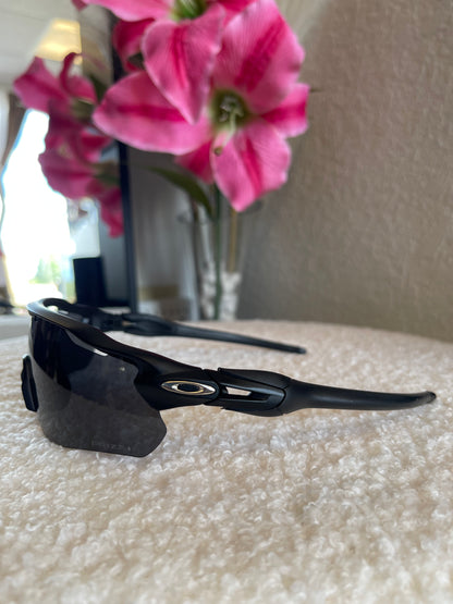 ALL BLACK SUNGLASSES