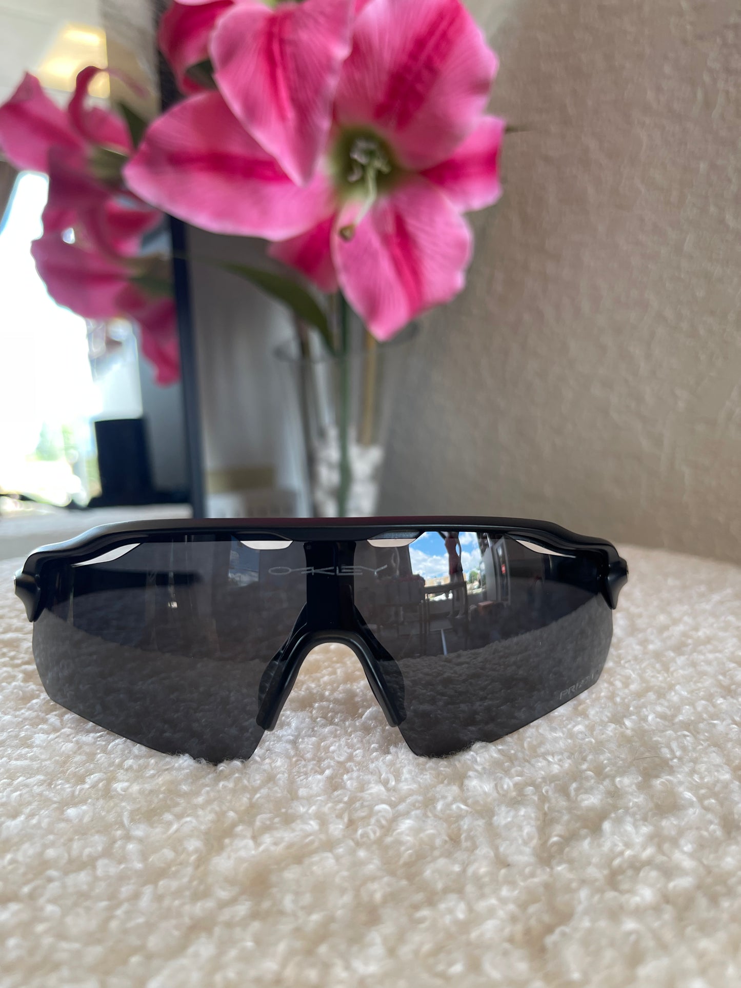 ALL BLACK SUNGLASSES