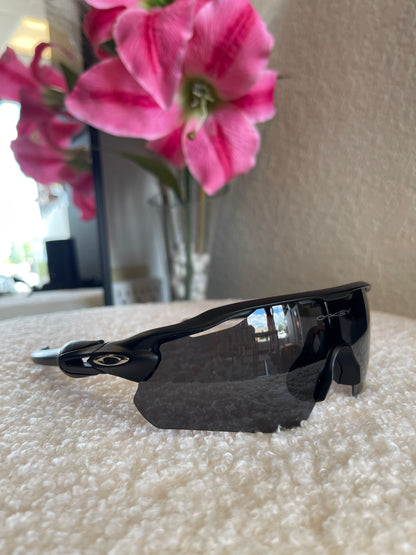 ALL BLACK SUNGLASSES