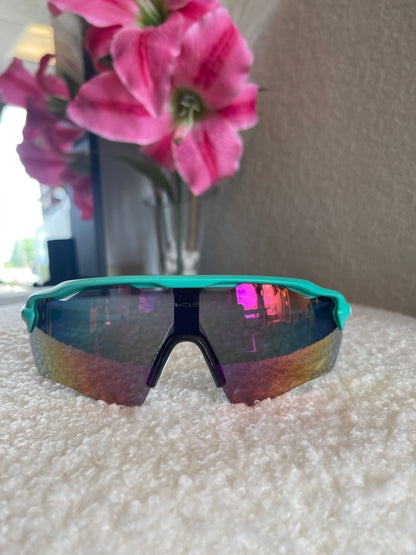 BLUE-GREEN & WHITE SUNGLASSES