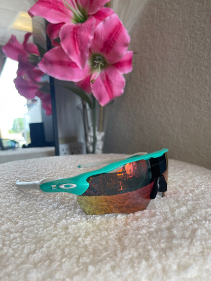 BLUE-GREEN & WHITE SUNGLASSES