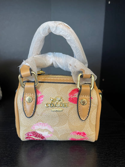 KIDS/ADULT SMALL PURSES! 👛