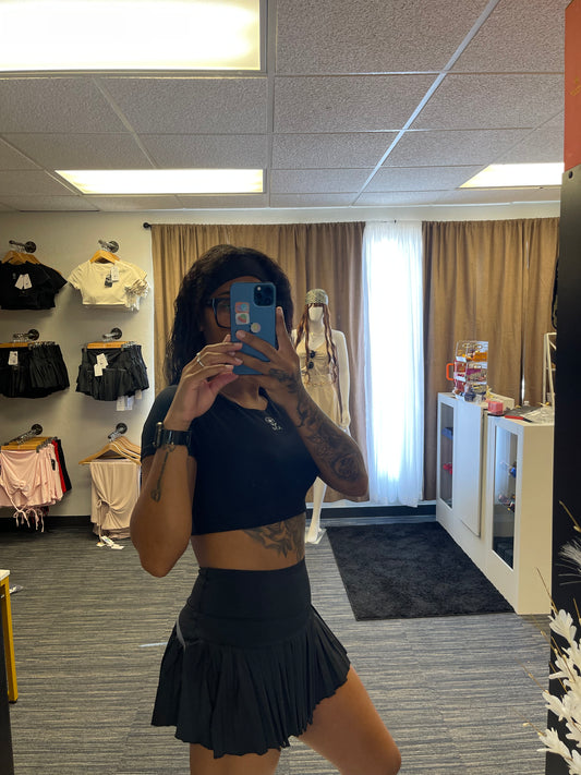 A.M SPORT SET.🖤🤍 (CROP TOP & FALDA PANTALON)