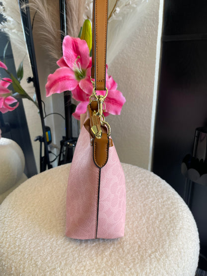 PINK Purse; Size Medium 💕