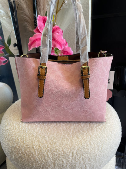 PINK; MEDIUM/LARGE SIZE PURSE! 😁