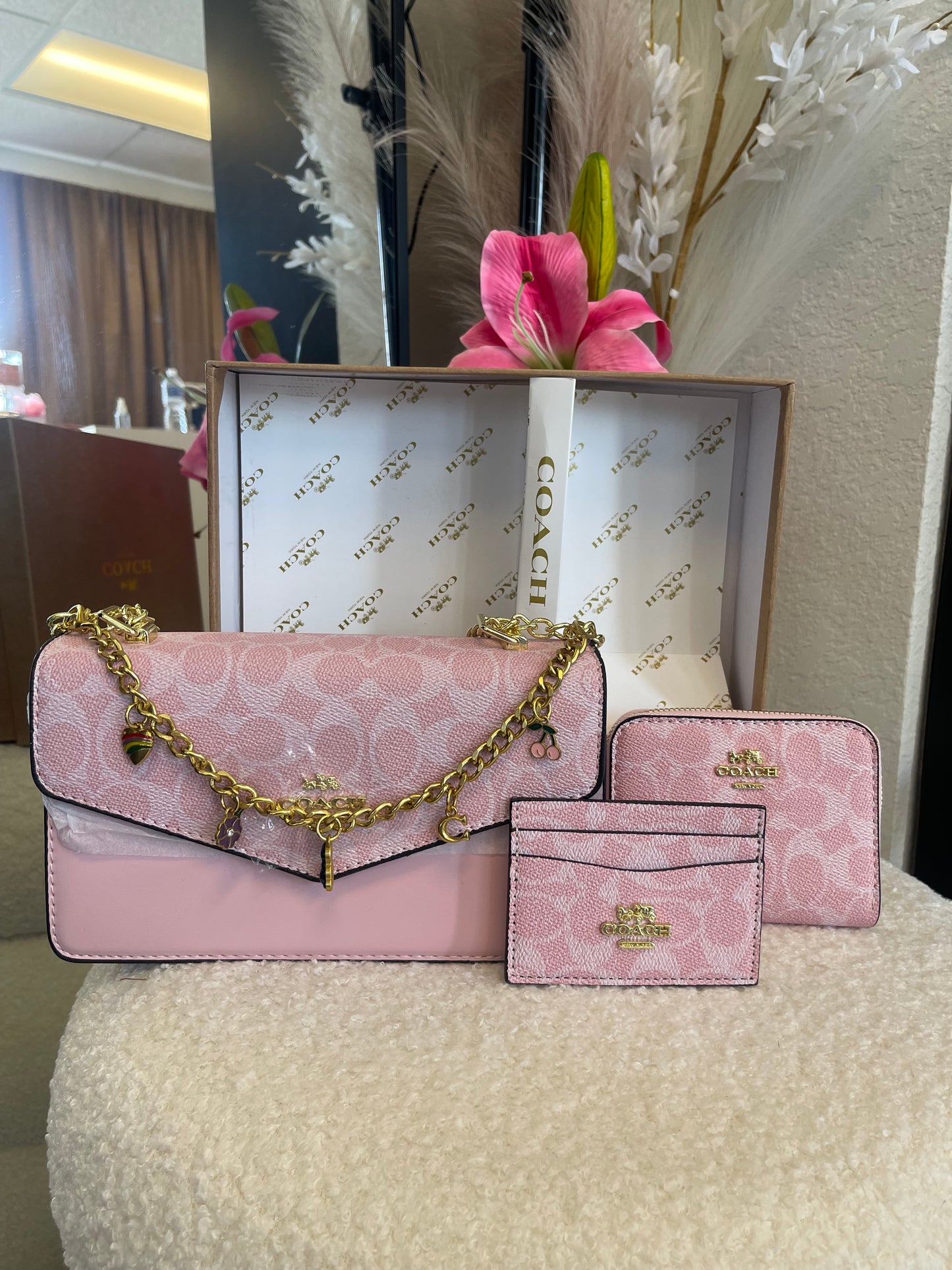 PINK SMALL "C" PURSE SET 💞