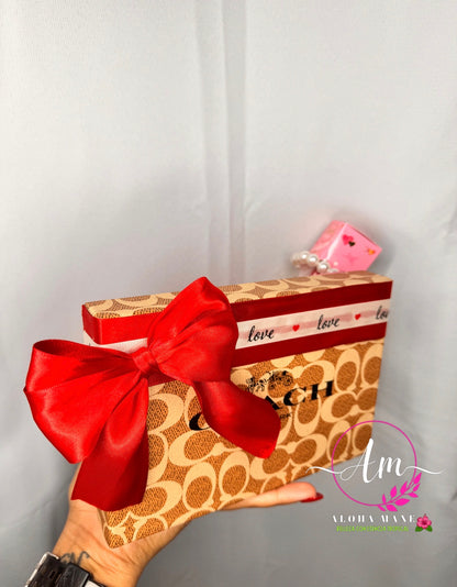 SMALL BOX GIFT🌹