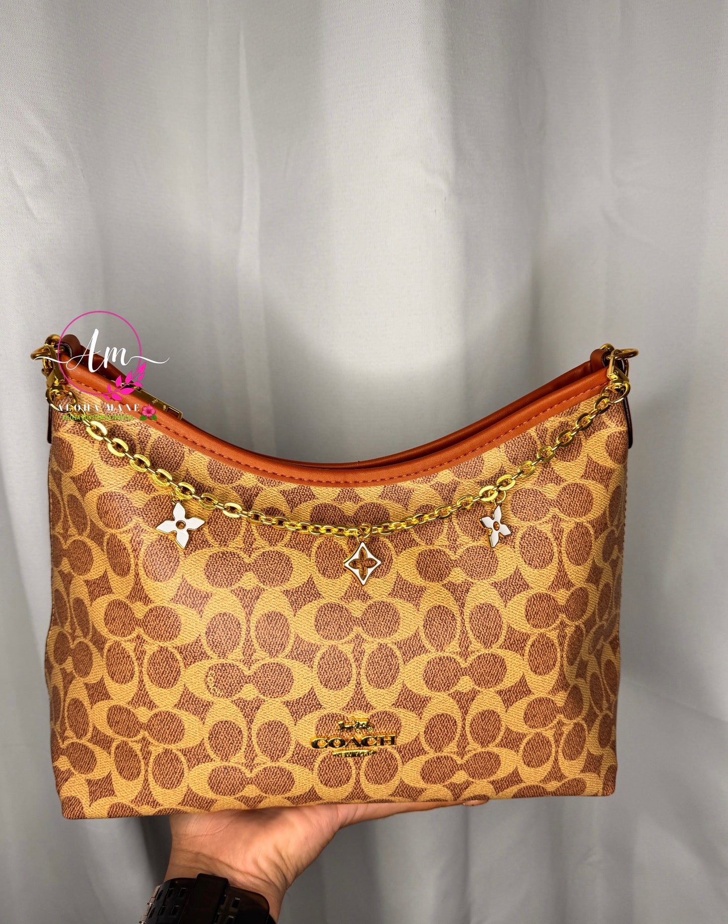 C/ LARGE PURSE!