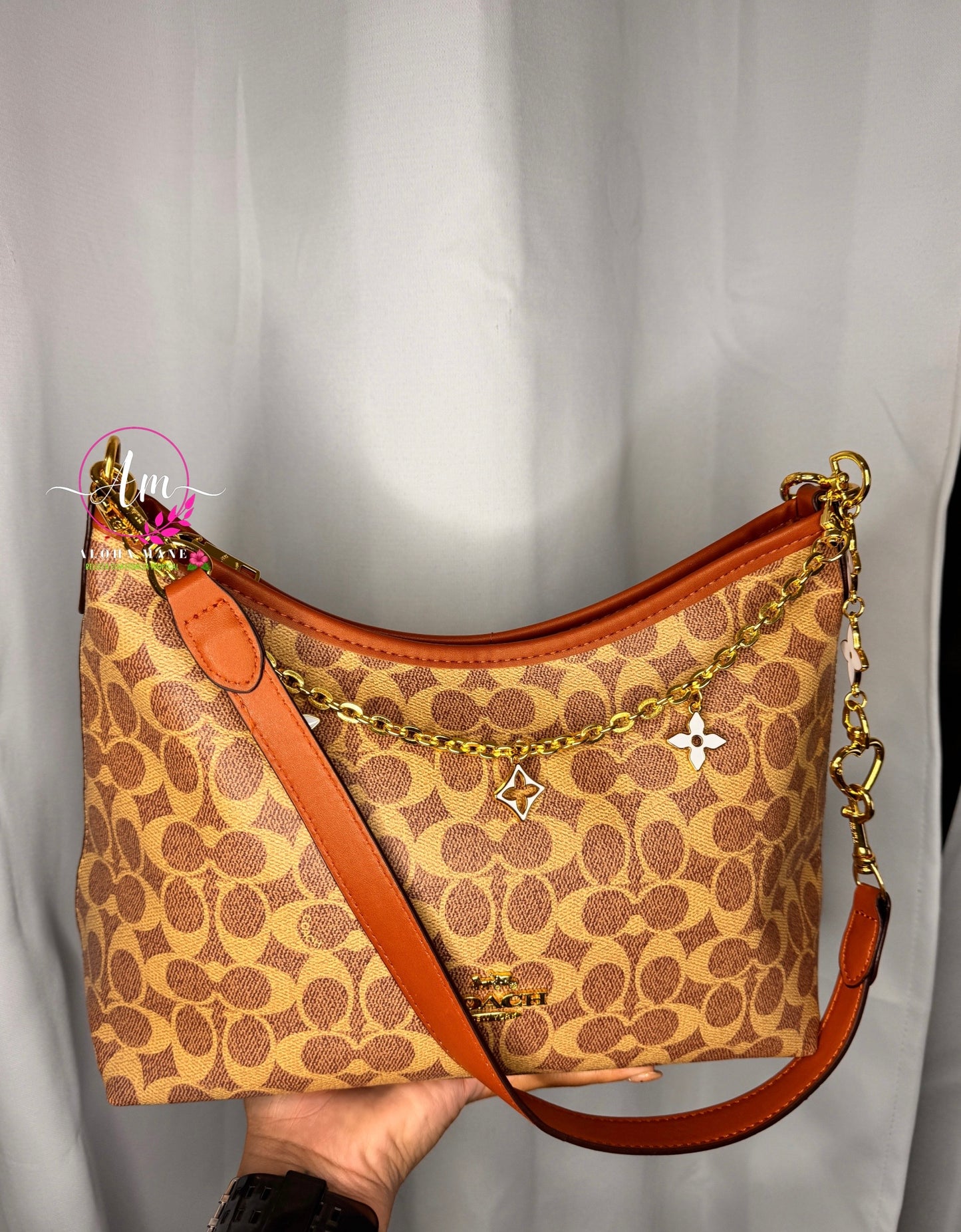 C/ LARGE PURSE!