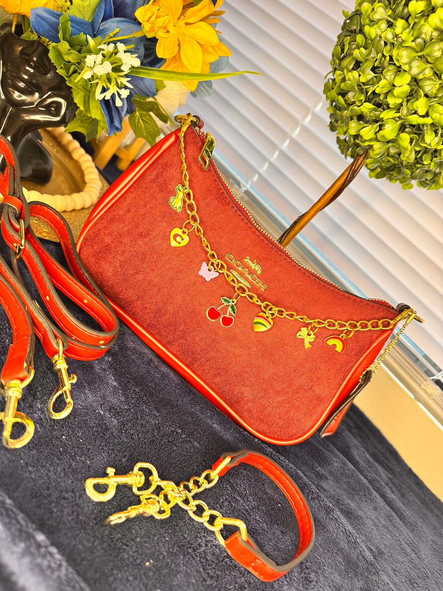 PURSES AND CHARM💋