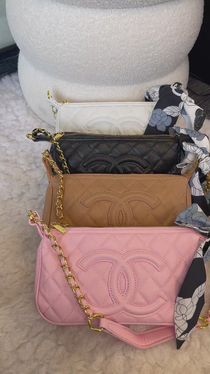 Shoulder chic purses☀️